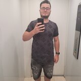 Tanar 27 ani, ofer momente de neuitat si discretie femeilor mature